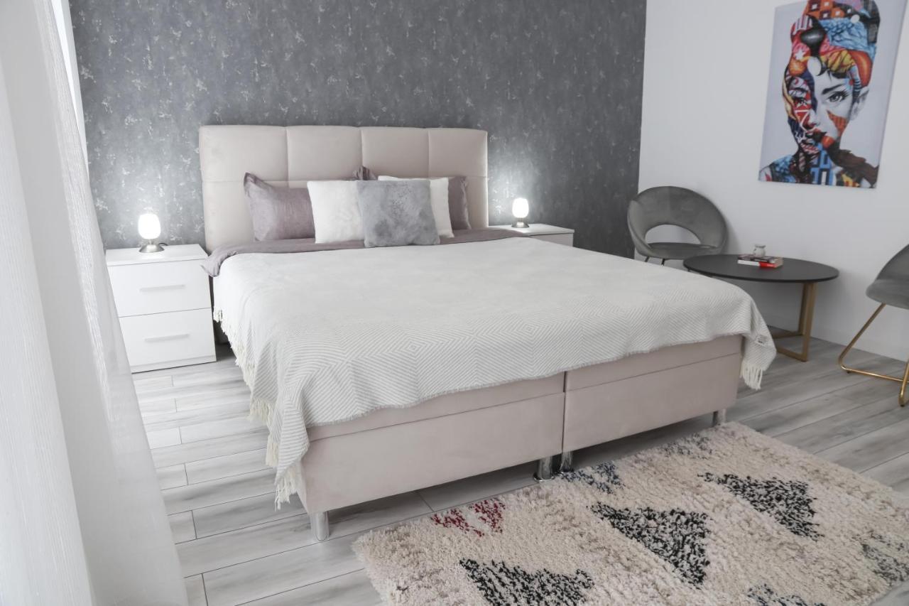 Stars Apartment Braszów Zewnętrze zdjęcie